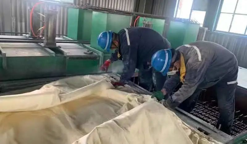 包头铝业电解三厂强化节前设备检查维护 保障安全平稳生产