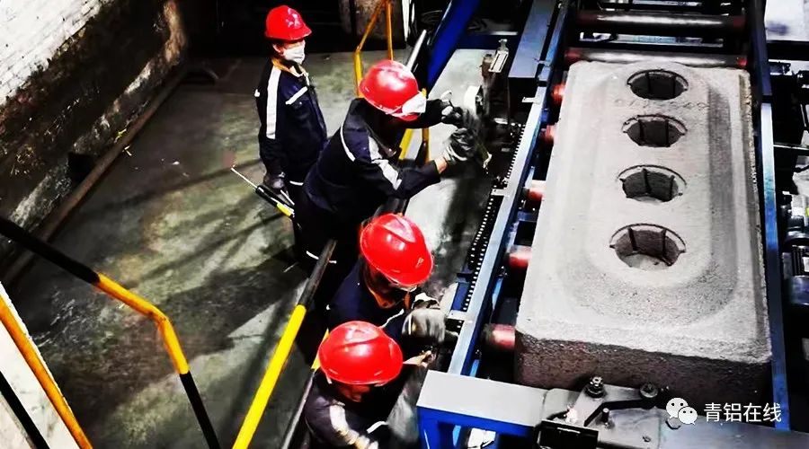 中鋁青海分公司組裝生產部全線開啓開槽陽極生產