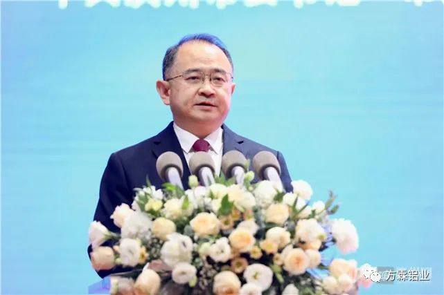 热烈祝贺方霖铝业总经理王琦获得第四届滨州市优秀企业家“铜狮奖”