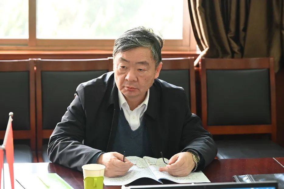 中鋁高端制造財務總監、中鋁高端制造供應鏈管理公司總經理周韶峯到洛陽鋁箔調研慰問