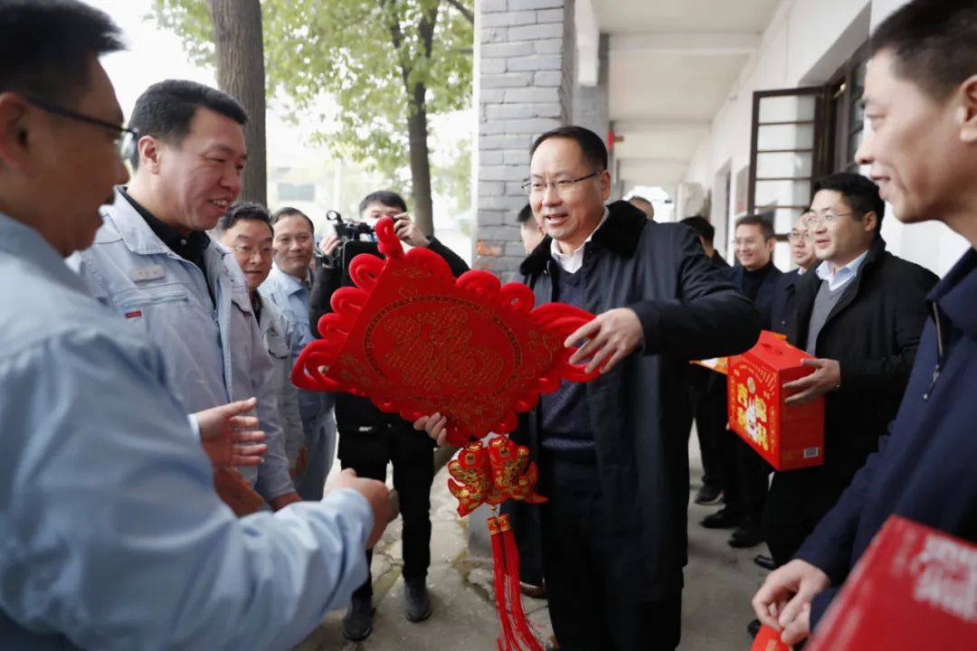 五矿水口山领导看望慰问春节期间坚守工作岗位的一线干部职工