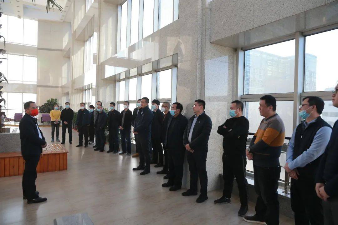中铝沈阳铝镁院领导给员工送祝福鼓干劲