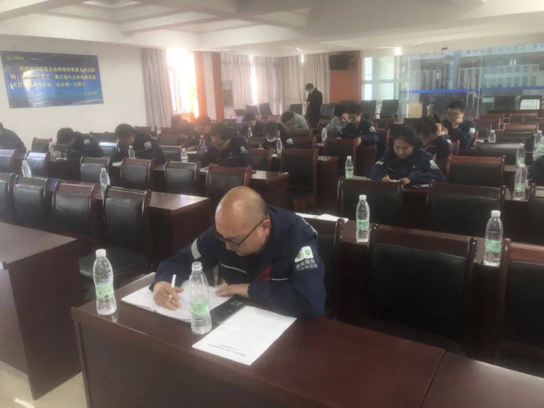 云锡铜业分公司召开2023年强制性清洁生产审核启动会暨清洁生产内审员培训会