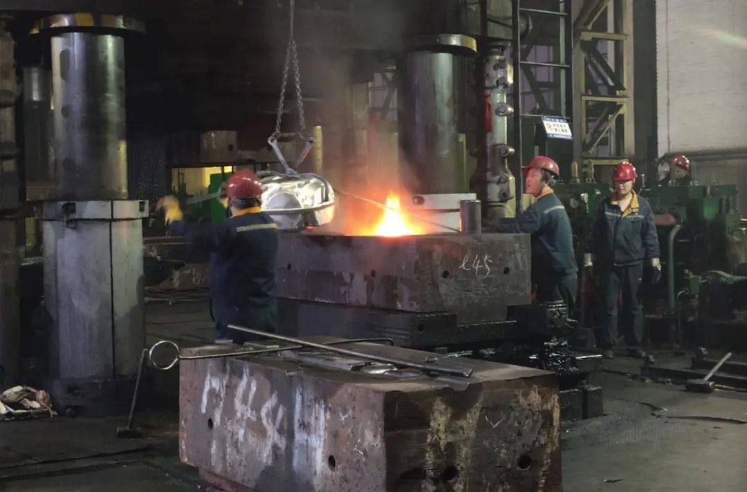 中鋁東輕特材公司鍛壓作業工區超額完成元月份產量指標
