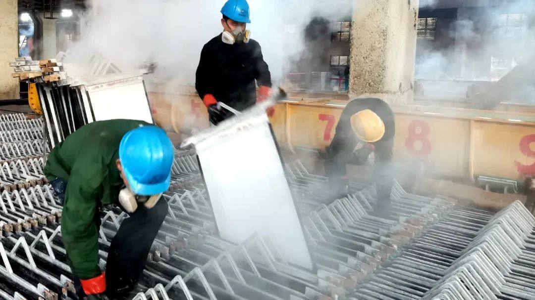 宏躍集團電解鋅廠電解作業區1月份陰極鋅超計劃155噸