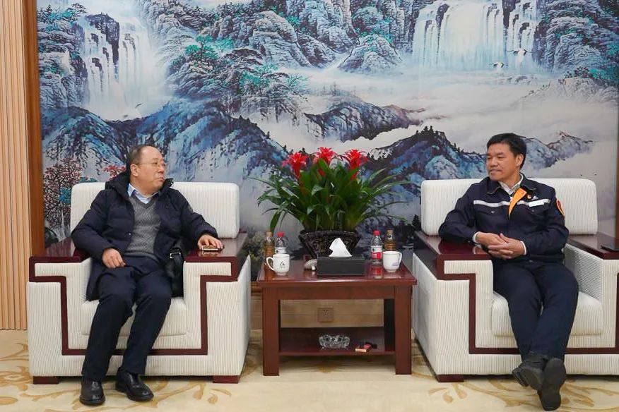 中色科技股份有限公司苏州分公司总经理别锋军一行到中铝东轻交流访问