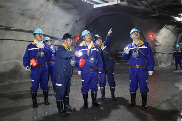 中条山集团盛佃清在北方铜业铜矿峪矿调研