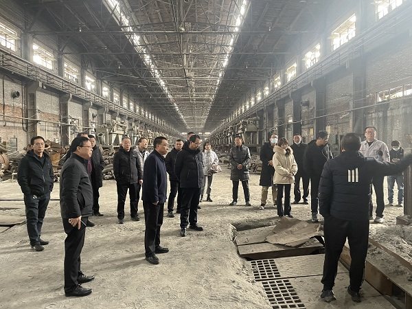 陕西美鑫公司党委副书记、副总经理侯小强一行深入铜铝老厂区调研指导资产处置工作