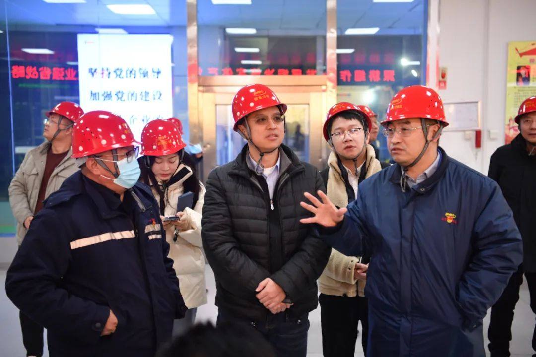 宁德时代采购总监何余生一行到白银集团调研