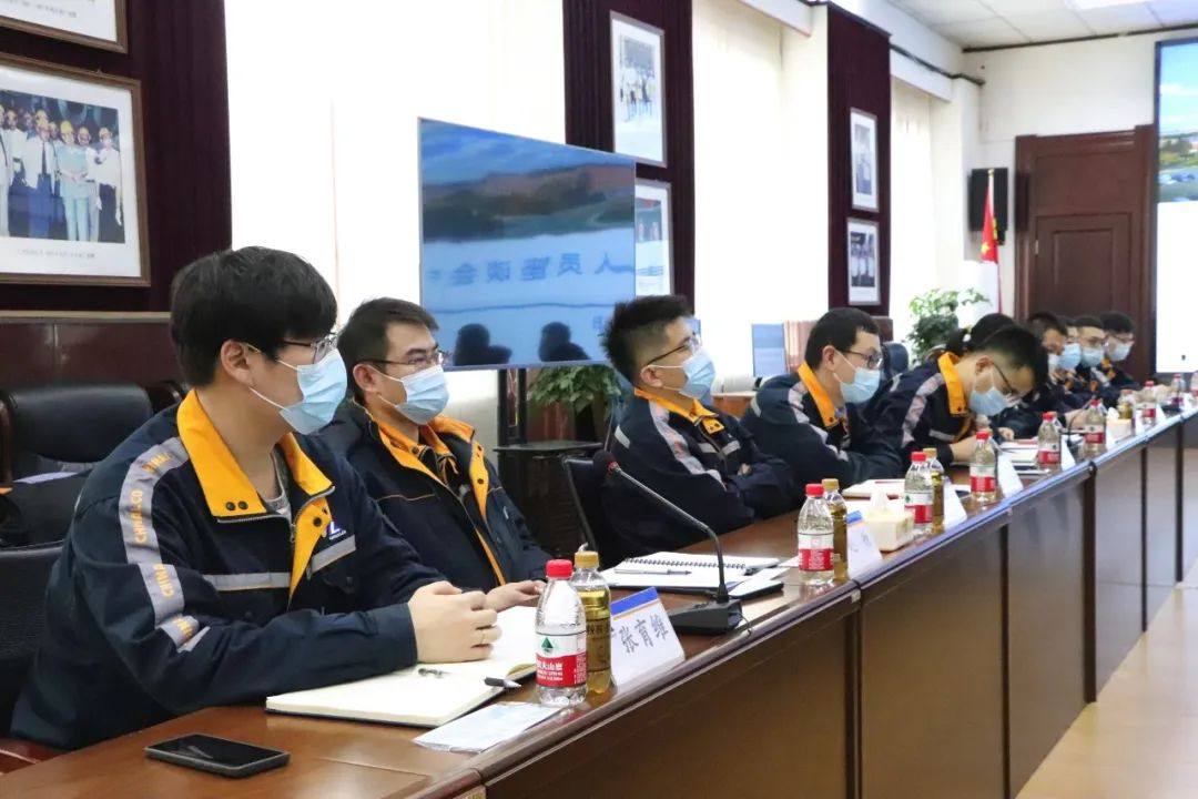 中铝东轻召开青年科技人员座谈会