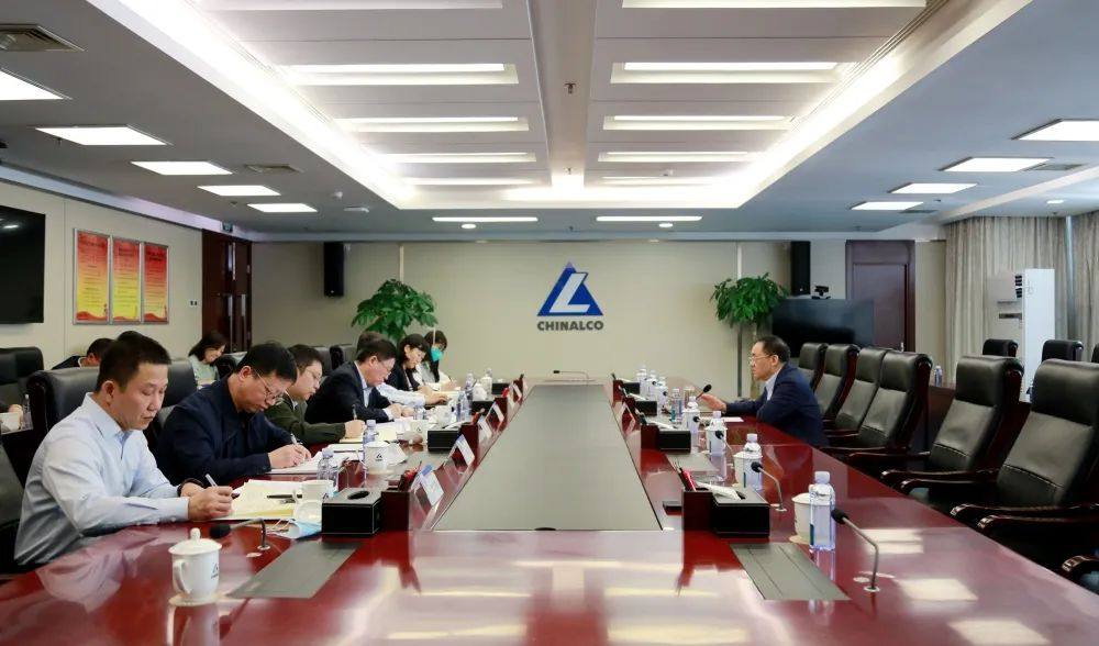 中铝集团董事长段向东在集团总部有关部门调研时强调——优化体系 强化协同 助力集团高质量发展