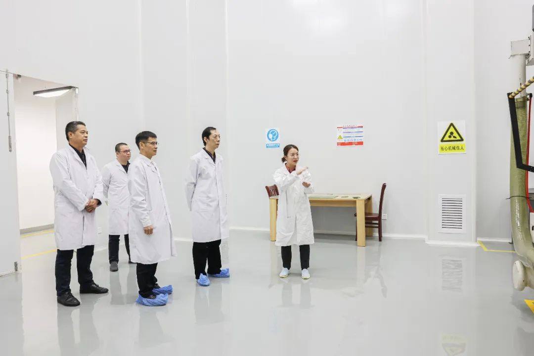 中国有色金属报社社长张湘斌到华锡集团交流