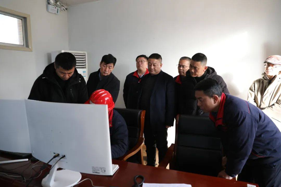 省应急管理厅督导检查组到白银有色厂坝矿柒家沟尾矿库督查