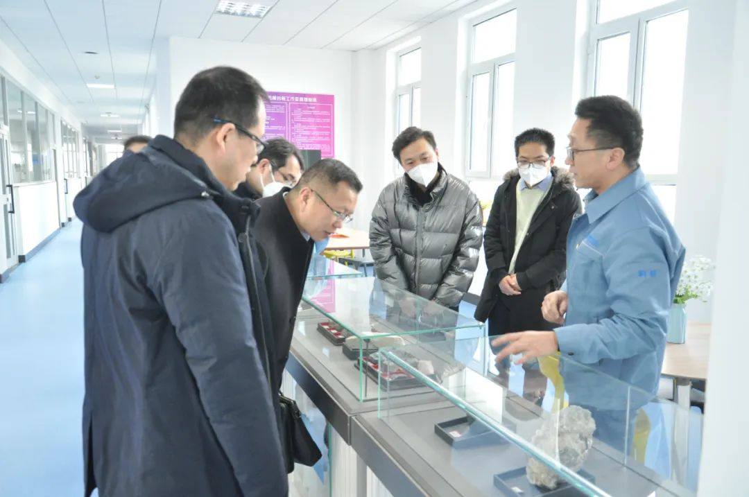 自治区工信厅到新疆有色集团调研产业创新研究院建设情况