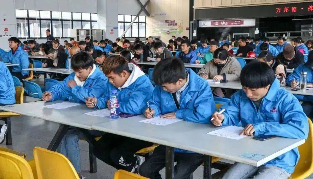 栋梁铝业有限公司开展2023年新员工入职培训