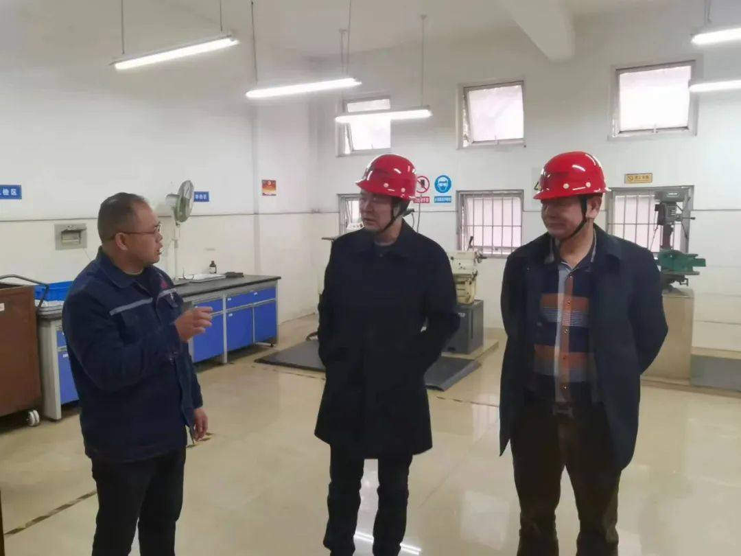 旗能电铝崔德建、李永强分别带队开展安全生产检查