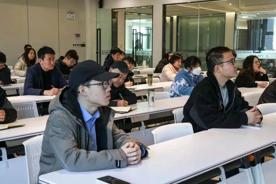 栋梁铝业有限公司开展2023年新员工入职培训
