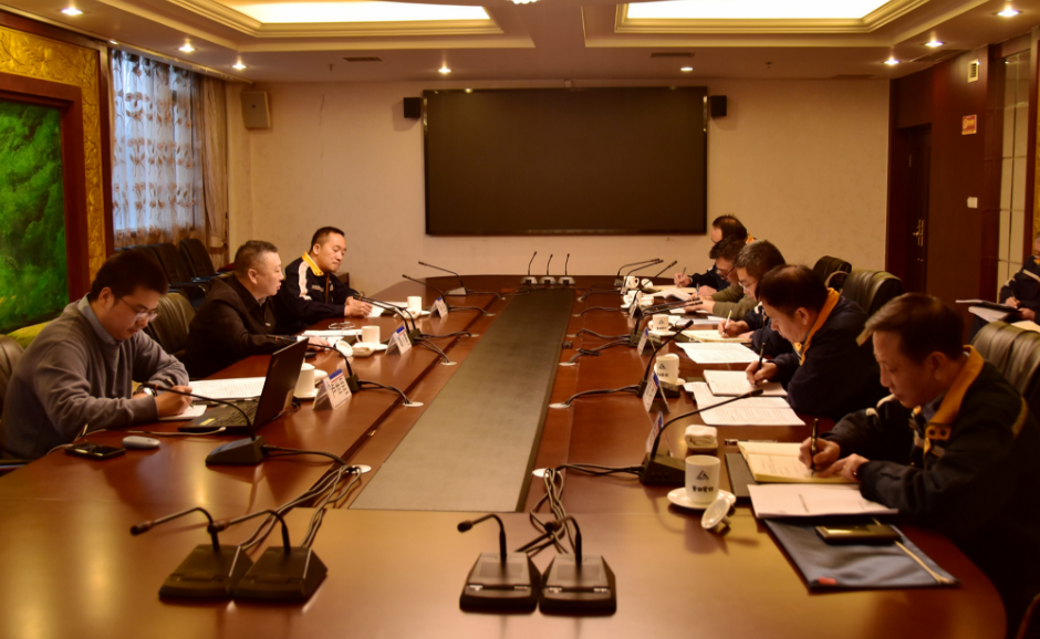 中铝股份财务总监、董事会秘书葛小雷一行到中铝贵州企业调研