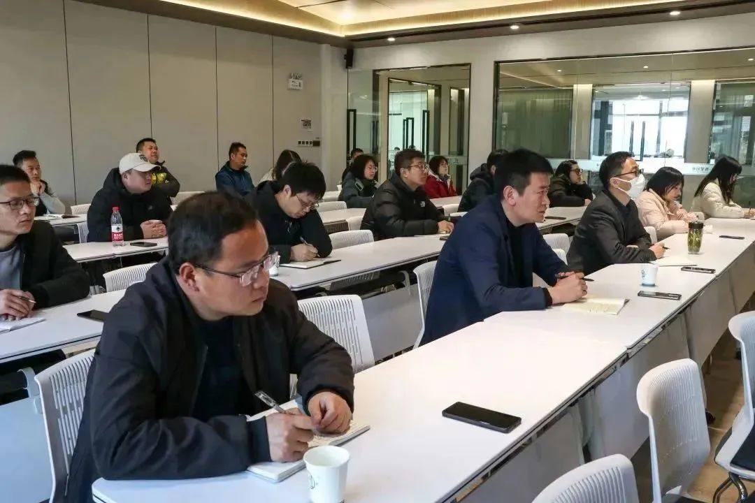 栋梁铝业有限公司开展2023年新员工入职培训