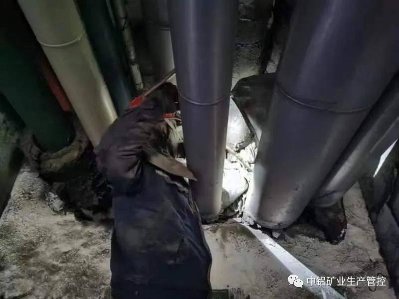 中铝矿业生产管控中心热机工序对锅炉输渣系统现场治理