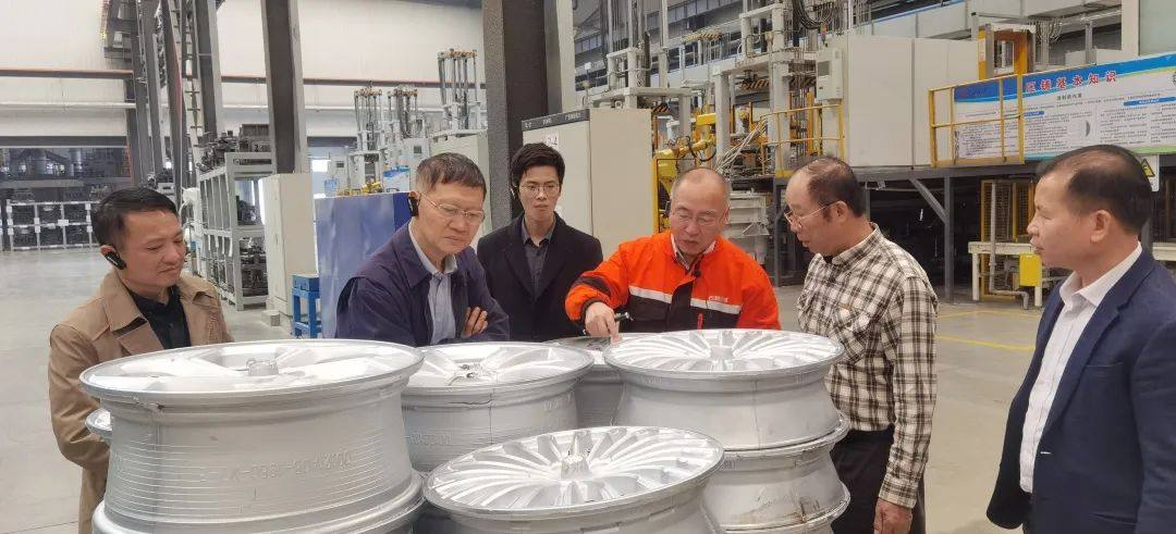 广西企业与企业家联合会会长汪春伟一行到吉利百矿集团走访调研