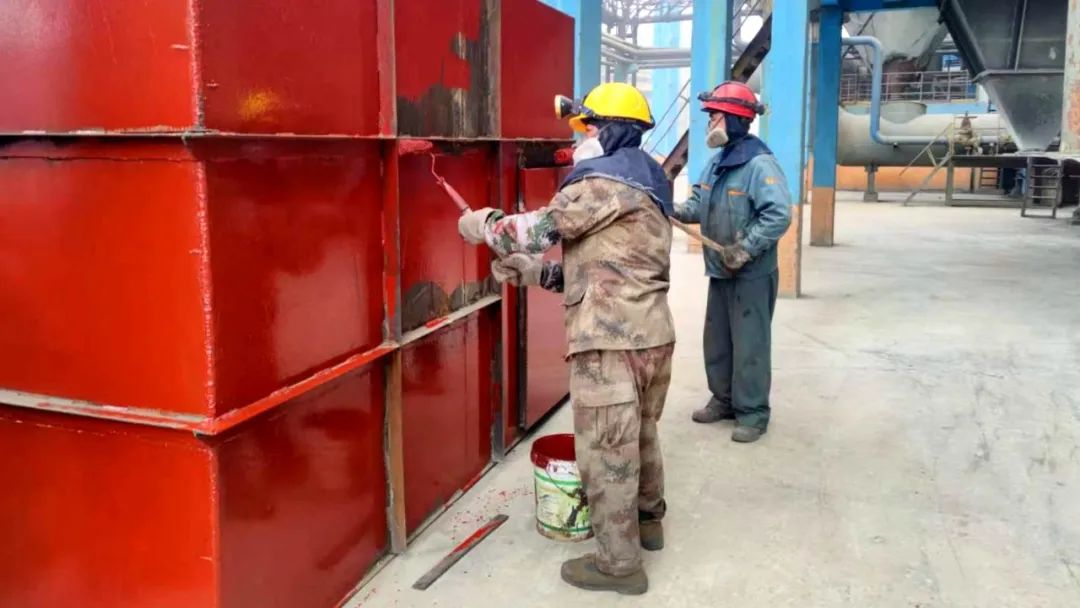 宏跃集团铅锌厂烧结作业区完成备品管道防腐 助力系统检修