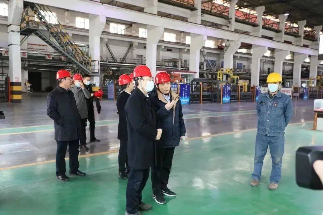 市委书记万超岐到中色锌业调研 主持召开有色金属行业产业座谈会