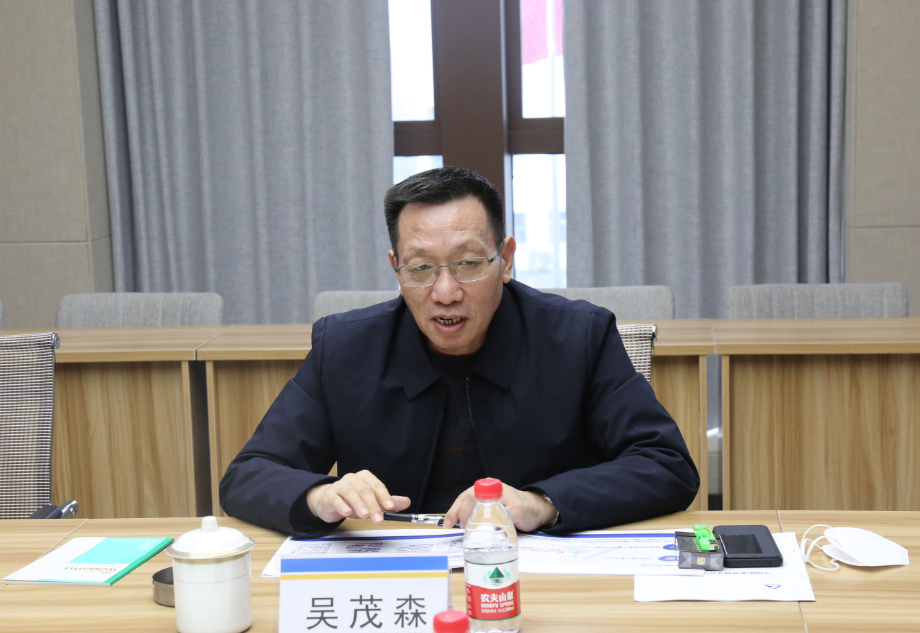 中铝股份副总裁吴茂森到贵州华仁调研指导工作