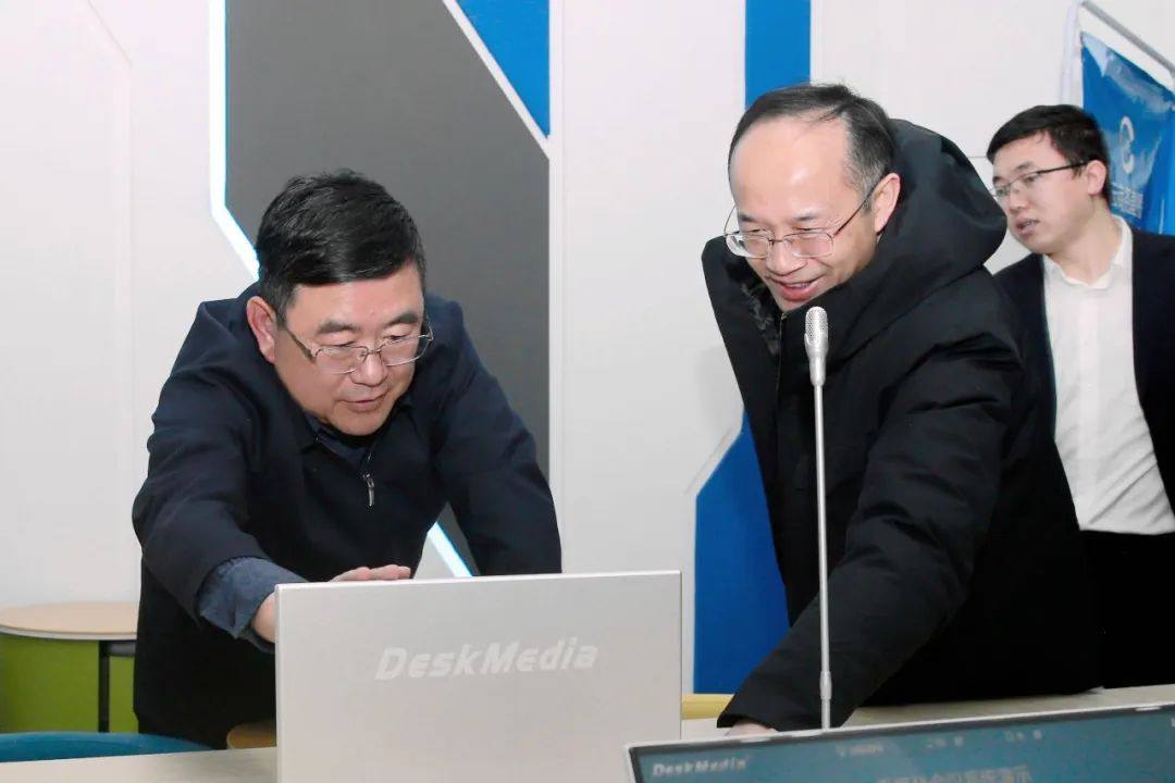 西部矿业张永利应邀到中国电信（国家）数字青海绿色大数据中心参观交流