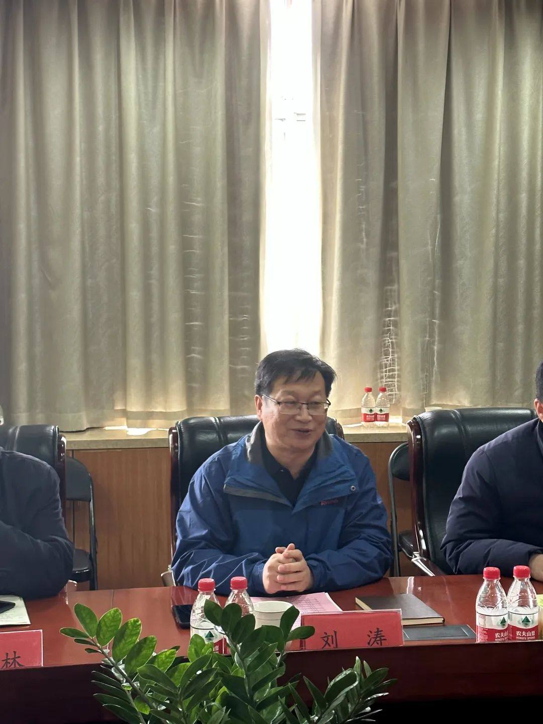 河南有色金属行业氧化铝生产经营交流座谈会在香江万基召开