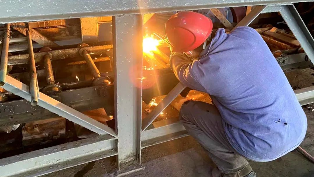 宏跃集团铅锌厂精馏作业区优化升级1#铸锭线