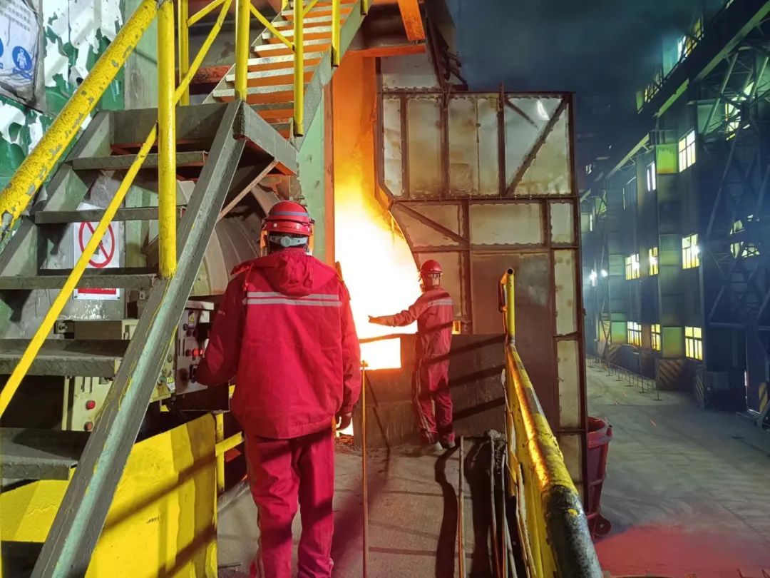 新疆五鑫铜业熔炼厂开展转炉炉长专业知识测评