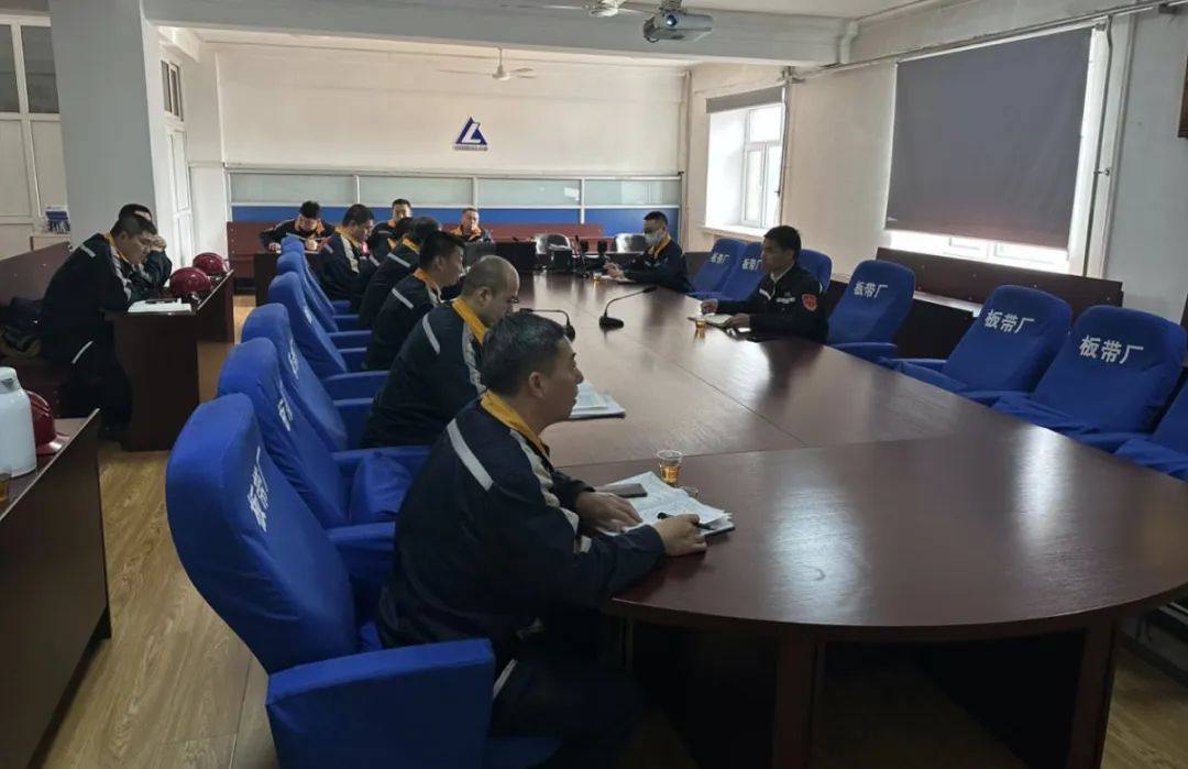 张荣旺到东轻熔铸厂、板带厂、精密制造公司调研