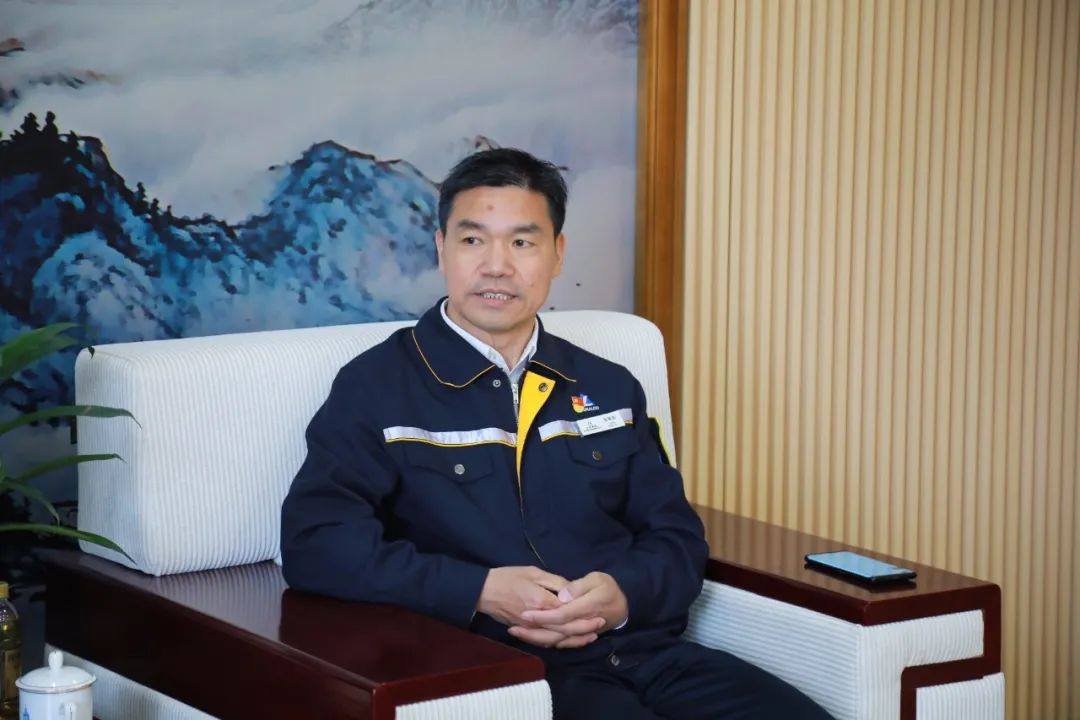 哈尔滨市统计局局长佟宇一行到东轻调研
