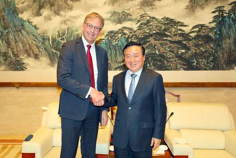 中国五矿董事长翁祖亮会见力拓集团首席执行官石道成