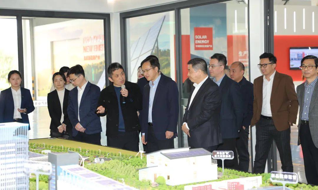 江苏省工业和信息化厅副厅长徐军一行莅临中亿丰罗普斯金调研
