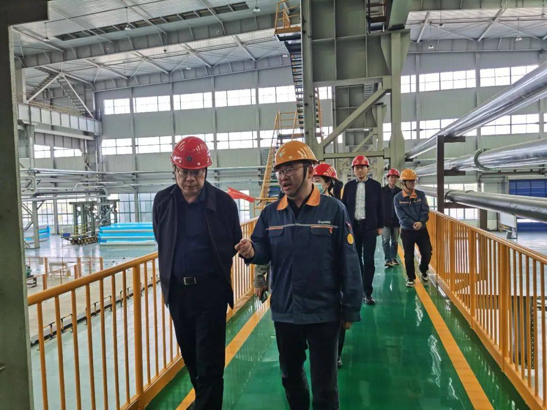关明一行到宝武铝业任允清工作室调研指导