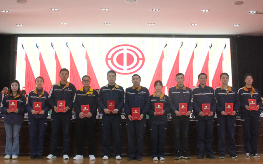 贵州铝厂工会召开第七届第二次会员代表大会