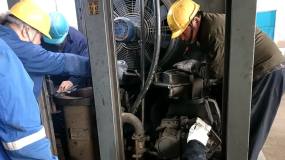 宏跃集团电解锌厂极板作业区完成4#空压机维护保养