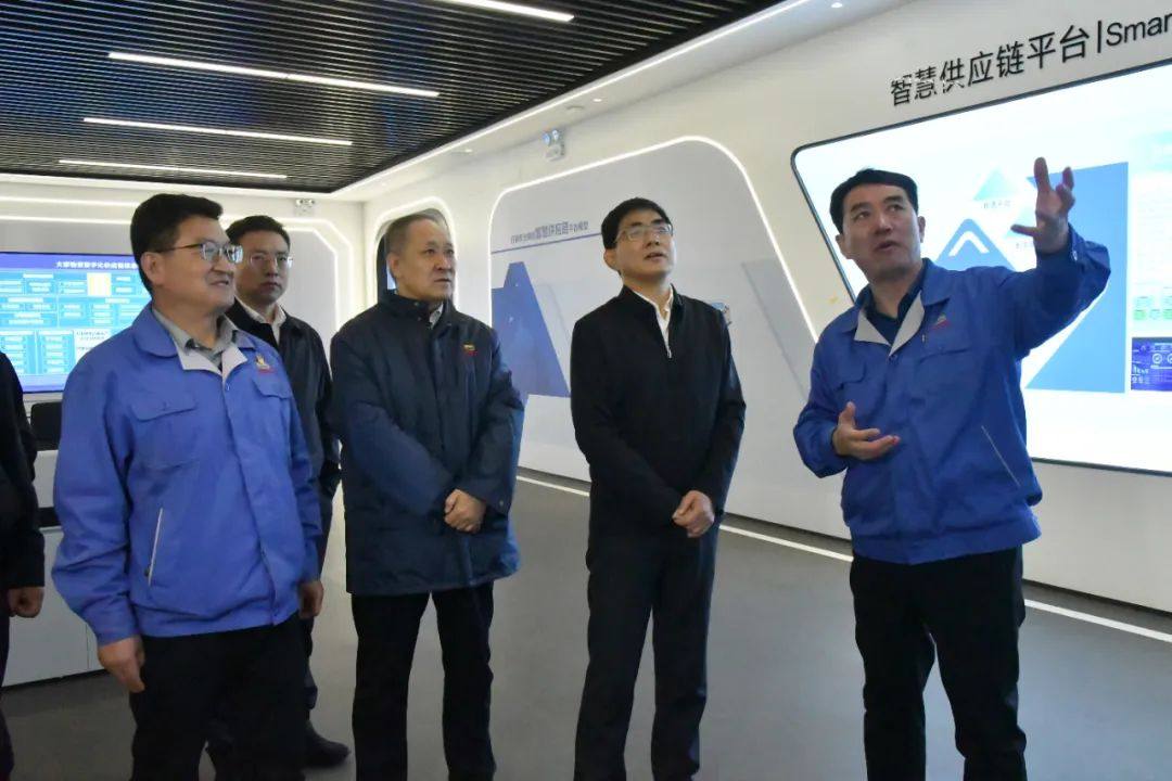 市委书记杨建武到白银集团调研