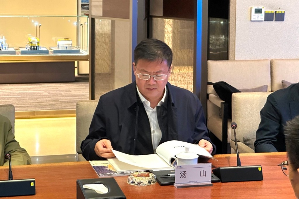 乌鲁木齐甘泉堡经开区党工委书记汤山一行莅临楚江考察调研