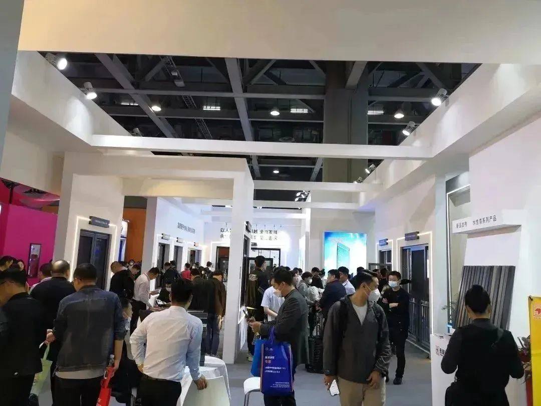 永利坚铝业亮相铝门窗幕墙新产品博览会