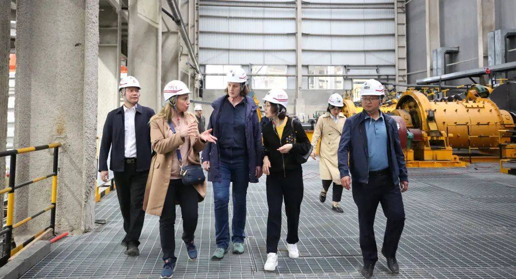 国际锡业协会CEO海伦·普瑞斯一行到访华锡集团
