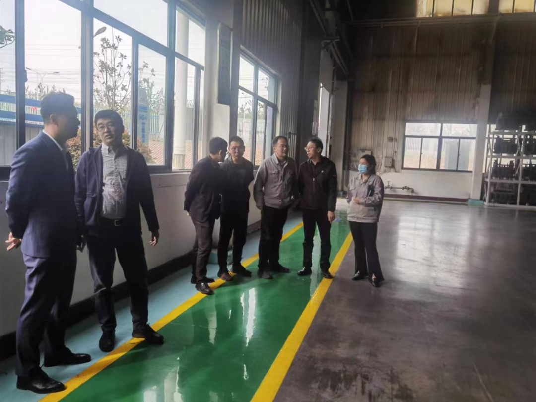 中信戴卡工程技术研究院工艺研发部经理李力重一行到三门峡戴卡公司指导技术工艺提升改进