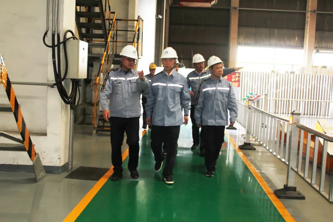 中鋁高端制造監事會主席蔣鵬到雲南浩鑫鋁箔有限公司調研指導