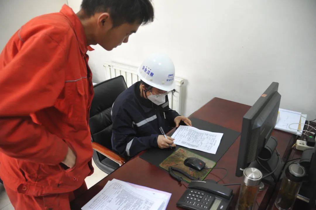 白银有色铜业公司：安全红线意识渗入检修工作细节