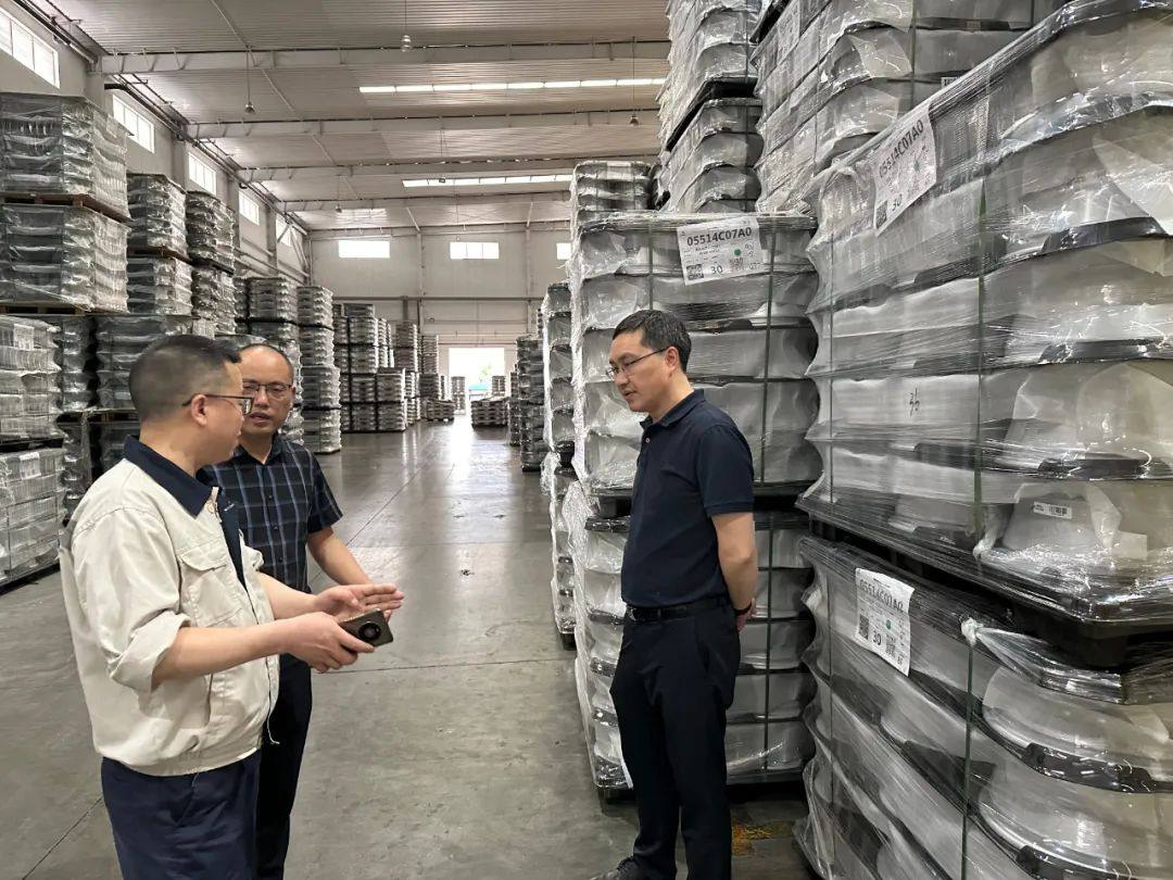 旗能电铝彭德带队到重庆戴卡捷力轮毂公司开展合作交流