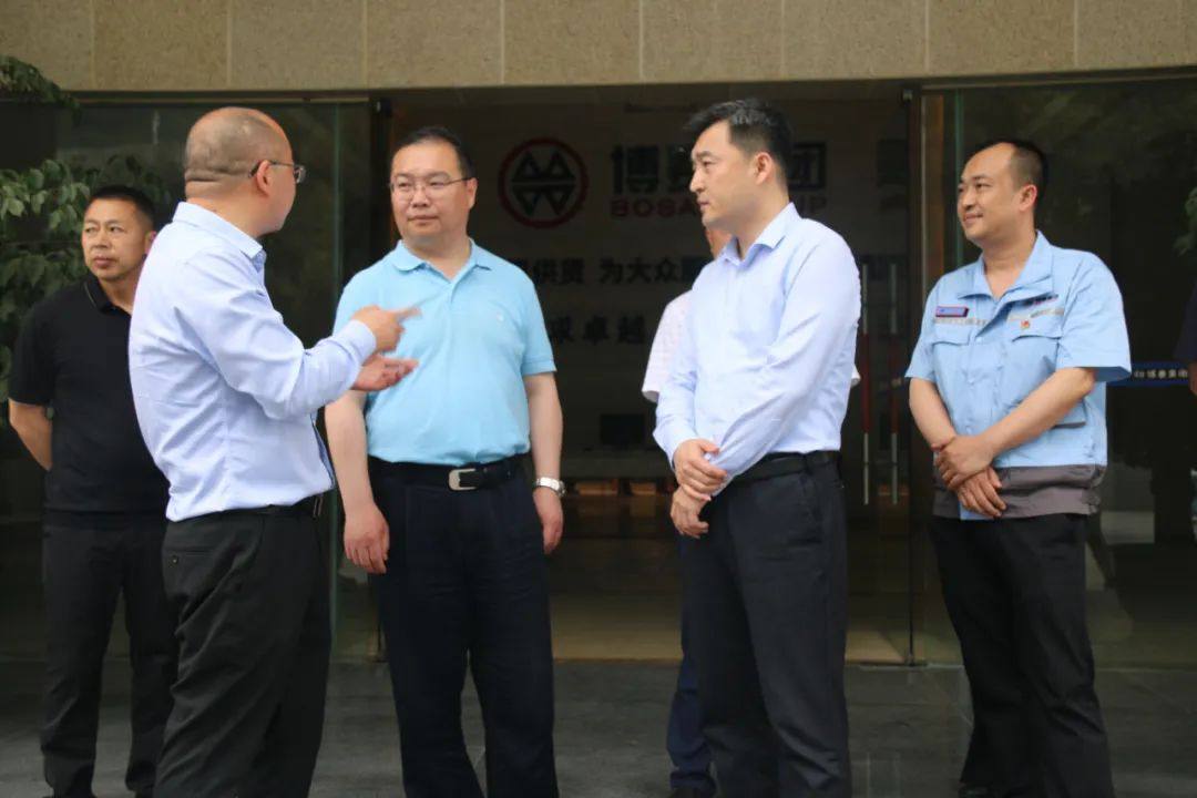 阿坝州委常委贺松一行到阿坝铝厂调研生产经营情况