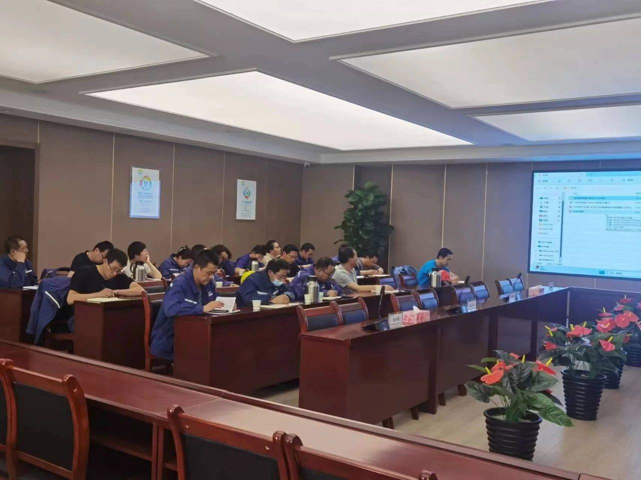 青海百河铝业公司纪委召开月度工作例会暨酒驾醉驾警示教育大会