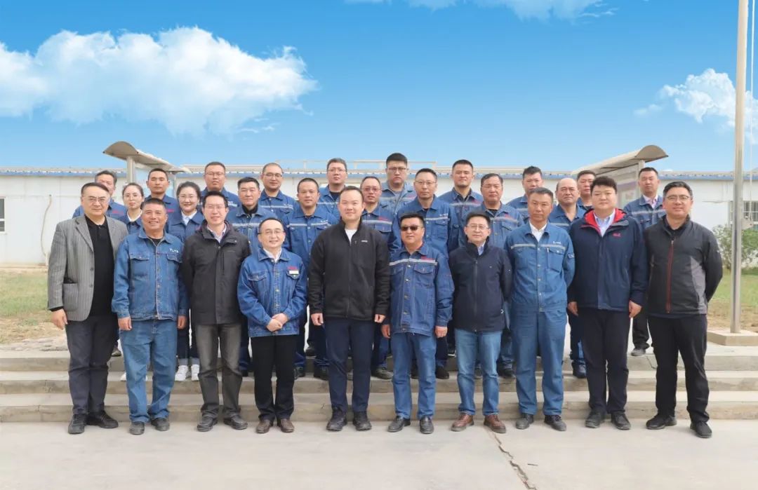 天山鋁業集團曾超林董事長到南疆碳素檢查指導工作